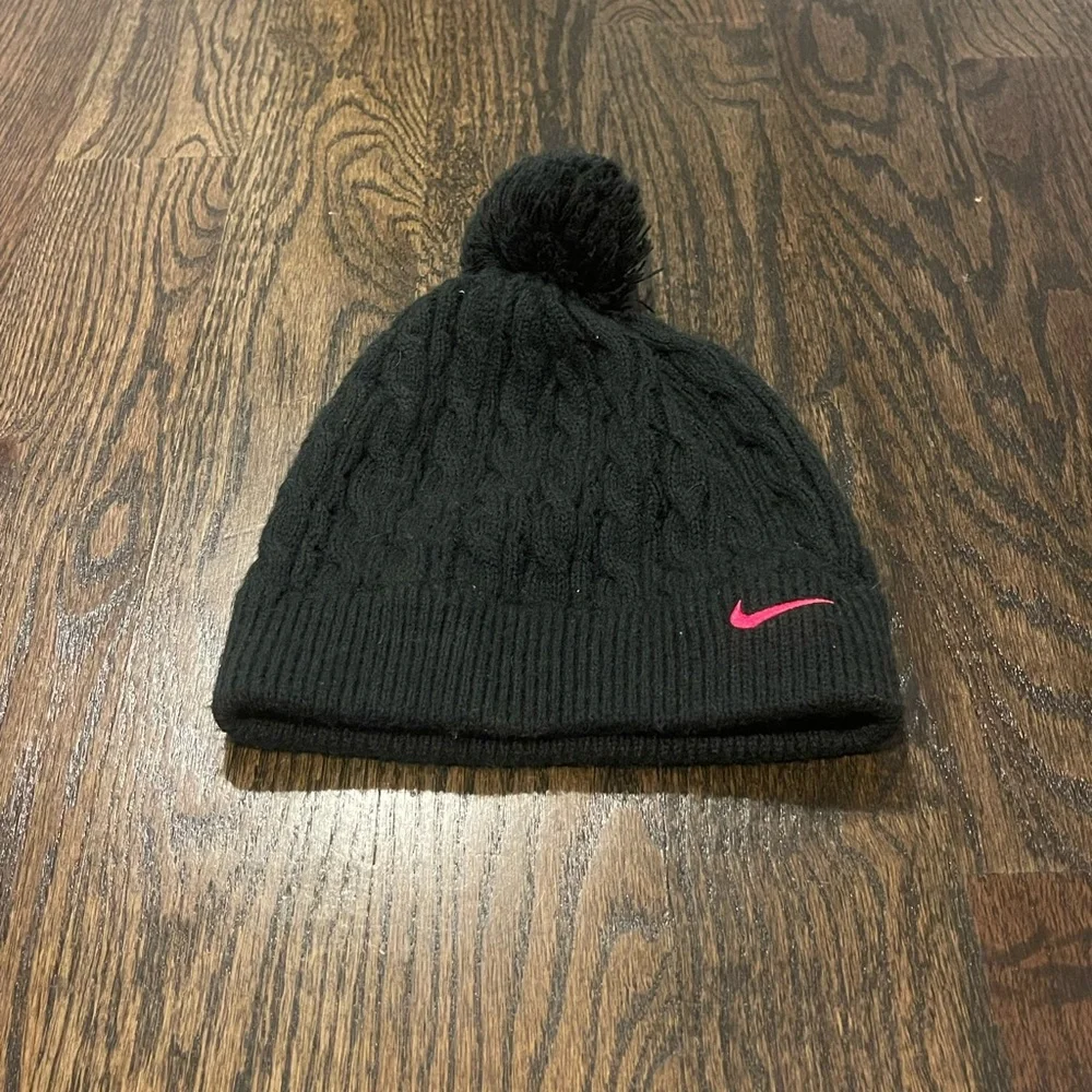 Nike beanie hat size 7-16 girl